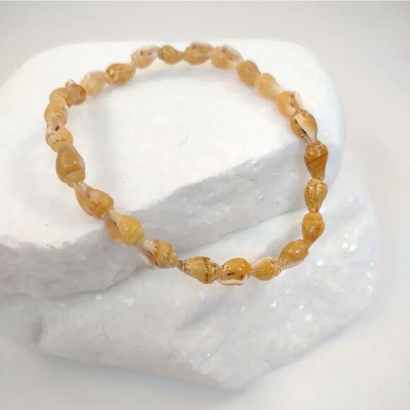 Seashell Bracelet 8 inches Handmade - Picture 5 of 10